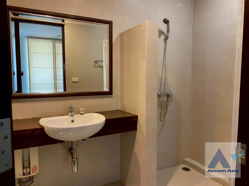 20  3 br House for rent and sale in Sukhumvit ,Bangkok BTS Ekkamai 13002120