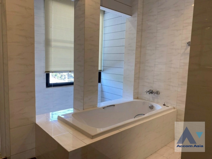 17  3 br House for rent and sale in Sukhumvit ,Bangkok BTS Ekkamai 13002120