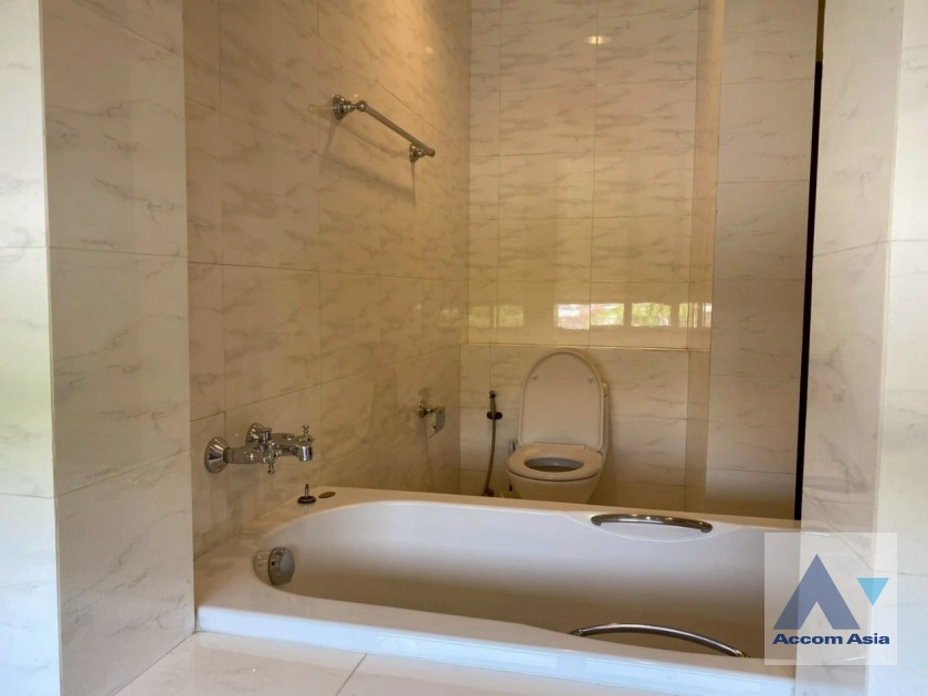 18  3 br House for rent and sale in Sukhumvit ,Bangkok BTS Ekkamai 13002120