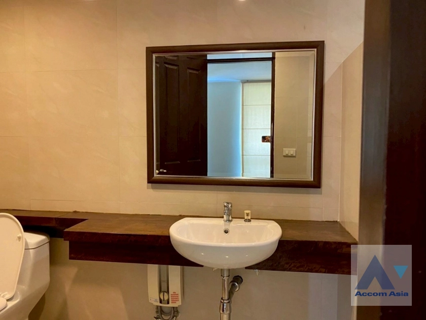 22  3 br House for rent and sale in Sukhumvit ,Bangkok BTS Ekkamai 13002120