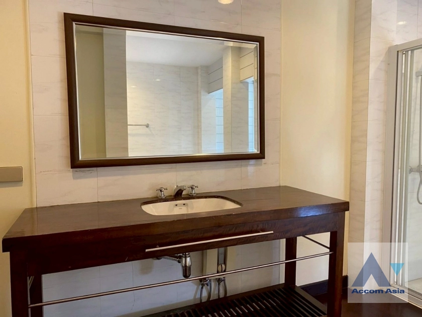 27  3 br House for rent and sale in Sukhumvit ,Bangkok BTS Ekkamai 13002120