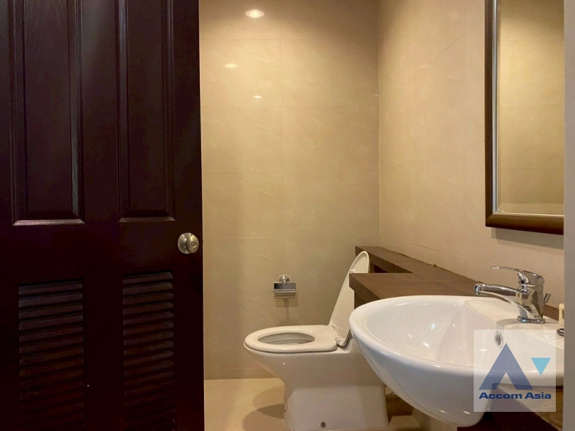 21  3 br House for rent and sale in Sukhumvit ,Bangkok BTS Ekkamai 13002120