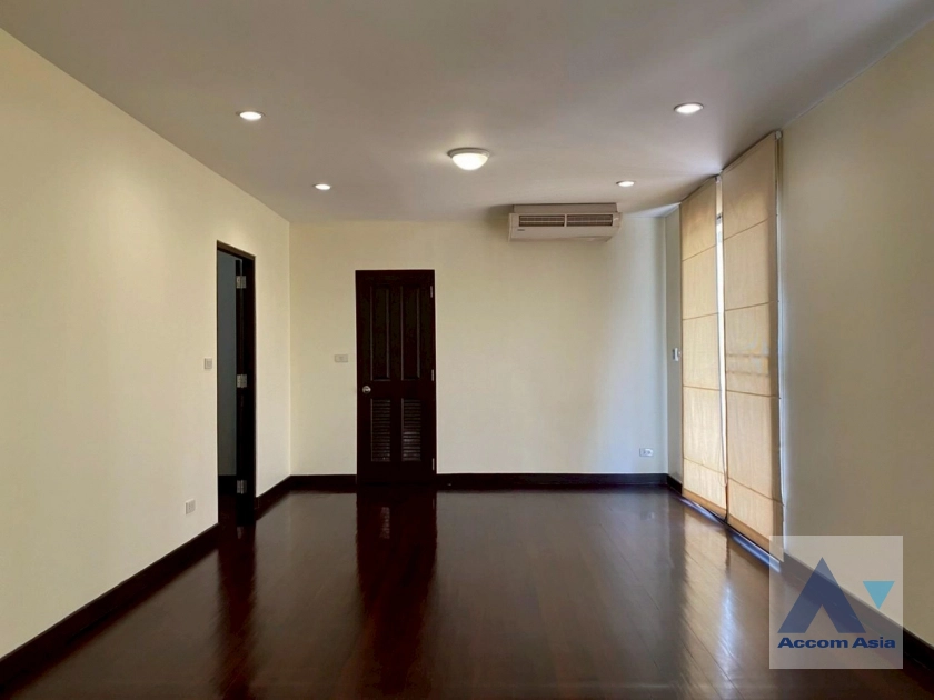 19  3 br House for rent and sale in Sukhumvit ,Bangkok BTS Ekkamai 13002120