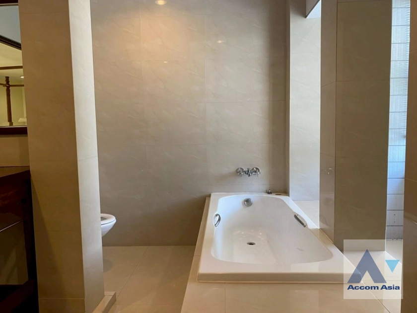 31  3 br House for rent and sale in Sukhumvit ,Bangkok BTS Ekkamai 13002120