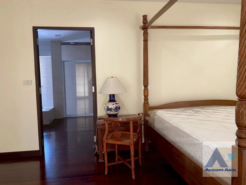 29  3 br House for rent and sale in Sukhumvit ,Bangkok BTS Ekkamai 13002120