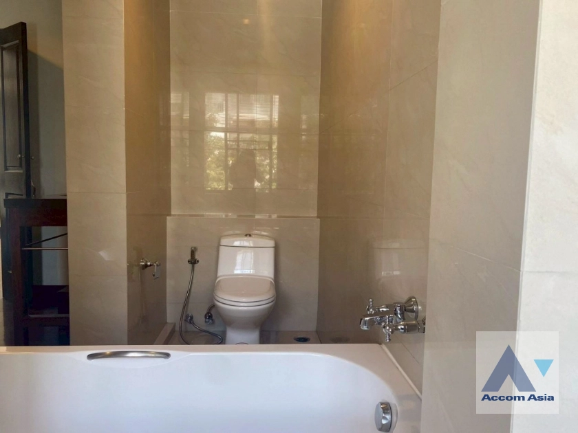 37  3 br House for rent and sale in Sukhumvit ,Bangkok BTS Ekkamai 13002120