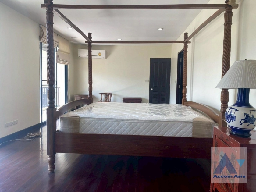 35  3 br House for rent and sale in Sukhumvit ,Bangkok BTS Ekkamai 13002120