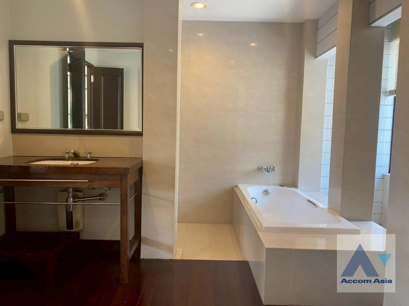 38  3 br House for rent and sale in Sukhumvit ,Bangkok BTS Ekkamai 13002120