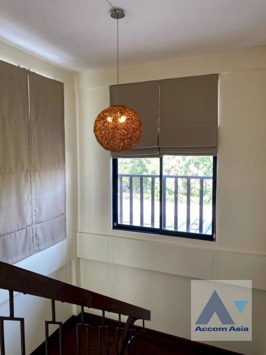 33  3 br House for rent and sale in Sukhumvit ,Bangkok BTS Ekkamai 13002120