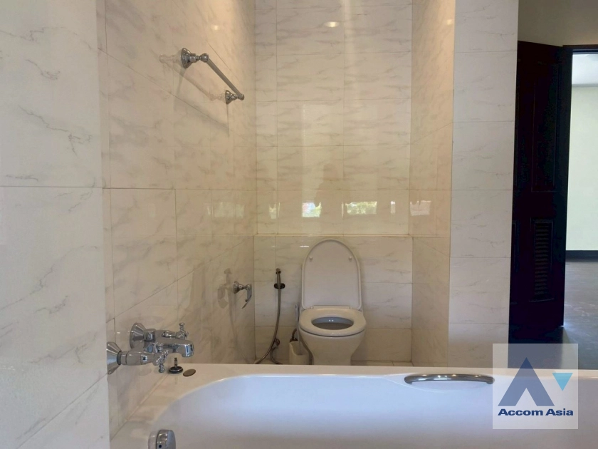 44  3 br House for rent and sale in Sukhumvit ,Bangkok BTS Ekkamai 13002120