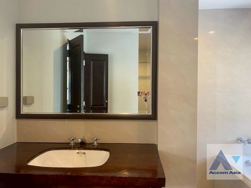 39  3 br House for rent and sale in Sukhumvit ,Bangkok BTS Ekkamai 13002120