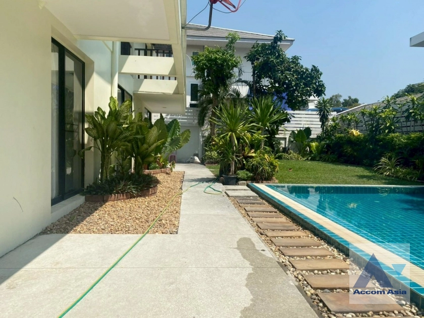 5  3 br House for rent and sale in Sukhumvit ,Bangkok BTS Ekkamai 13002120