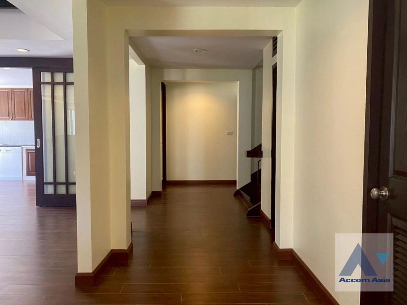 12  3 br House for rent and sale in Sukhumvit ,Bangkok BTS Ekkamai 13002120