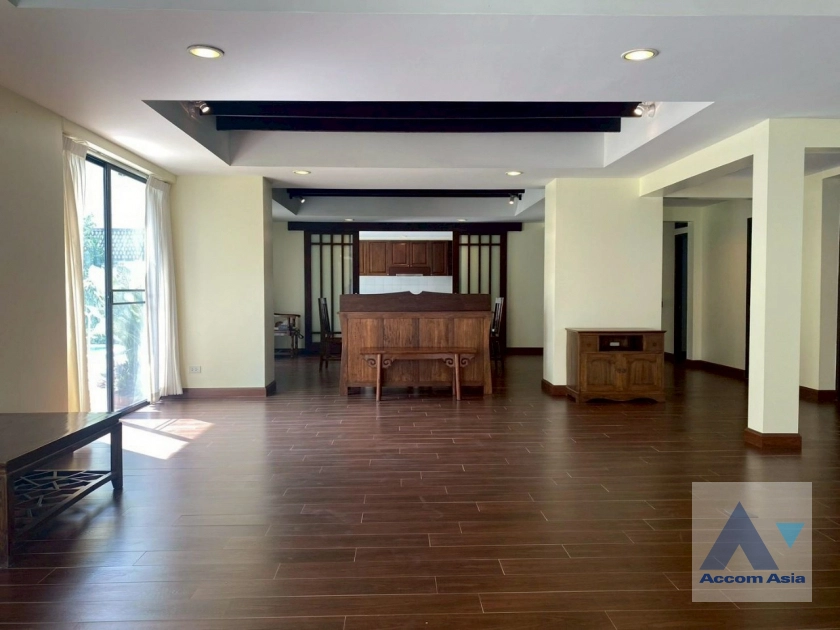7  3 br House for rent and sale in Sukhumvit ,Bangkok BTS Ekkamai 13002120