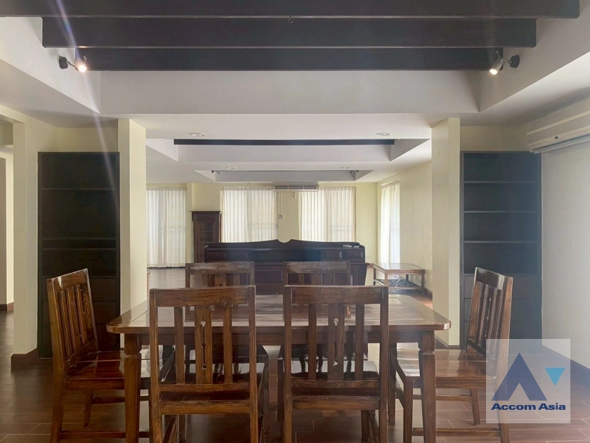 9  3 br House for rent and sale in Sukhumvit ,Bangkok BTS Ekkamai 13002120