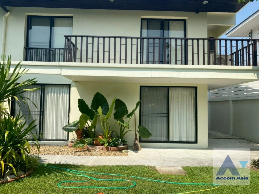 4  3 br House for rent and sale in Sukhumvit ,Bangkok BTS Ekkamai 13002120