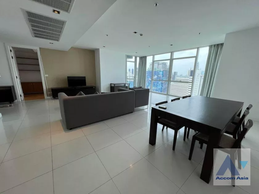  3 Bedrooms  Condominium For Rent in Ploenchit, Bangkok  near BTS Ploenchit (13002125)