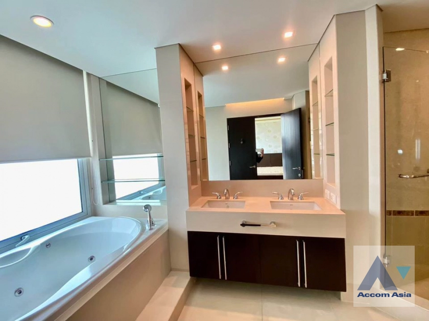 25  4 br Condominium For Rent in Ploenchit ,Bangkok BTS Chitlom at The Park Chidlom 13002127