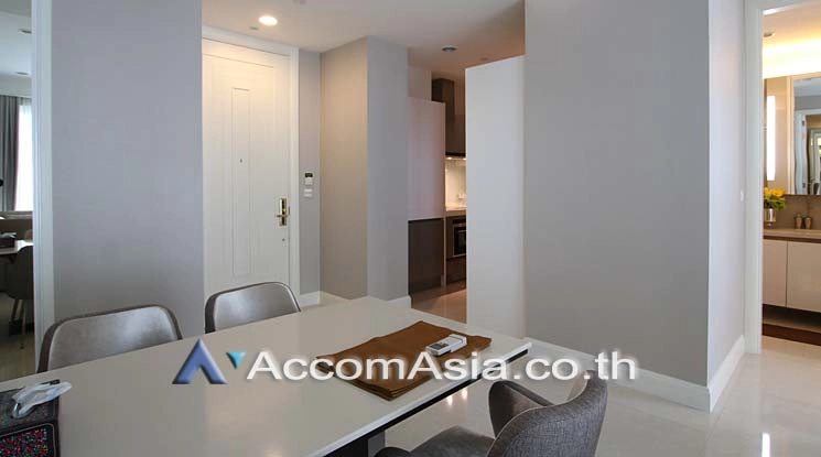  2 Bedrooms  Condominium For Rent in Ploenchit, Bangkok  near BTS Chitlom (13002133)