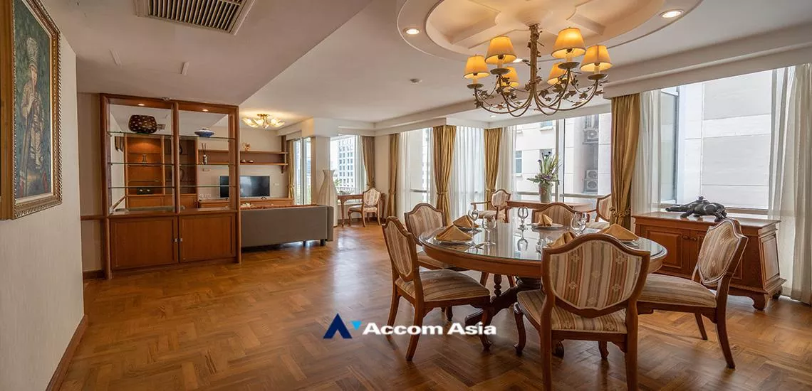  2 Bedrooms  Condominium For Rent in Ploenchit, Bangkok  near BTS Chitlom (13002134)