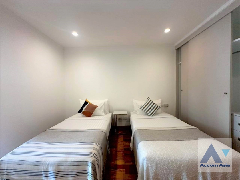 11  3 br Apartment for rent and sale in Sukhumvit ,Bangkok BTS Phrom Phong at Apartment with Top Facilities, Close to Emshere 13002147