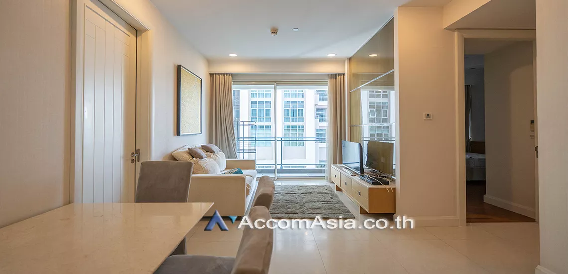  2 Bedrooms  Condominium For Rent & Sale in Ploenchit, Bangkok  near BTS Chitlom (13002157)