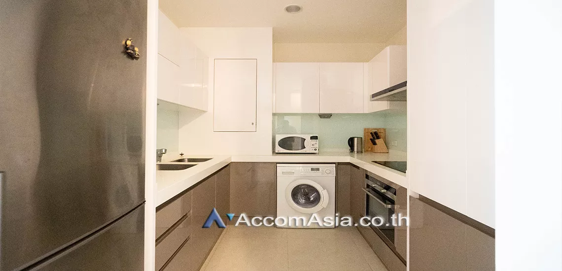  2 Bedrooms  Condominium For Rent & Sale in Ploenchit, Bangkok  near BTS Chitlom (13002157)
