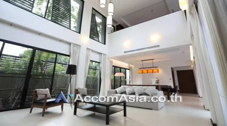 Private Swimming Pool |  Peaceful Living House  4 Bedroom for Rent BTS Thong Lo in Sukhumvit Bangkok
