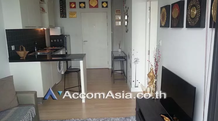  1 Bedroom  Condominium For Rent & Sale in Sathorn, Bangkok  near BTS Chong Nonsi (13002183)