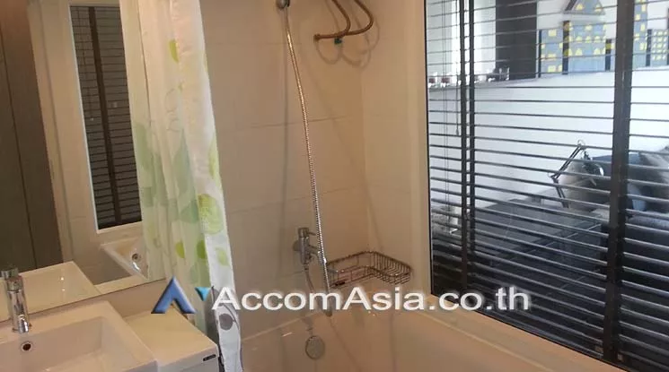 unit 1 Bedroom  Condominium For Rent & Sale in Sathorn, Bangkok  near BTS Chong Nonsi (13002183)
