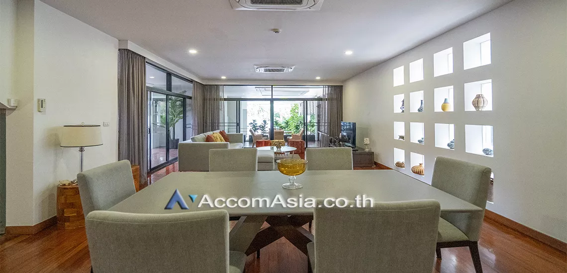 Pet friendly |  3 Bedrooms  House For Rent in Sukhumvit, Bangkok  near BTS Phrom Phong (13002208)