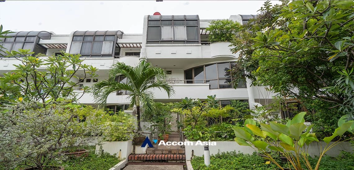 unit 3 Bedrooms  Townhouse For Rent in Sathorn, Bangkok  near BRT Nararam 3 (12000103)