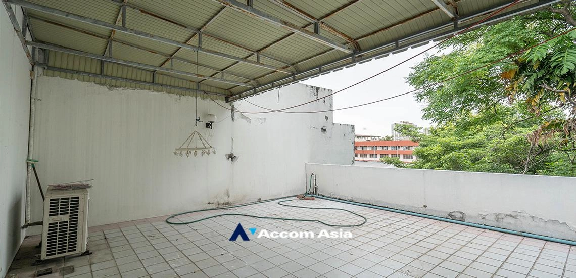 13  3 br Townhouse For Rent in Sathorn ,Bangkok BRT Nararam 3 at Modern style 12000103