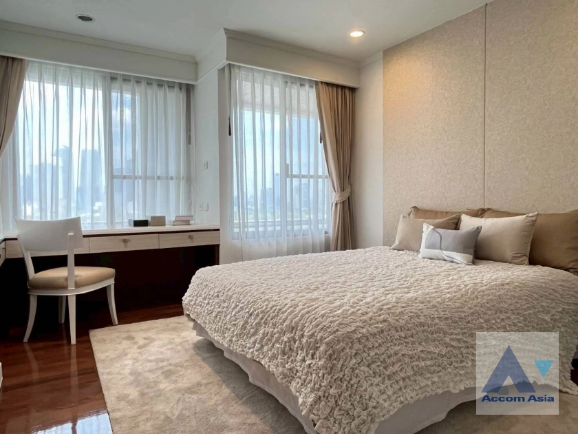 8  2 br Apartment For Rent in Sukhumvit ,Bangkok BTS Asok - MRT Sukhumvit at Warm Family Atmosphere 13002224