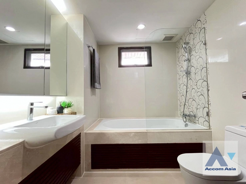 14  2 br Apartment For Rent in Sukhumvit ,Bangkok BTS Asok - MRT Sukhumvit at Warm Family Atmosphere 13002224