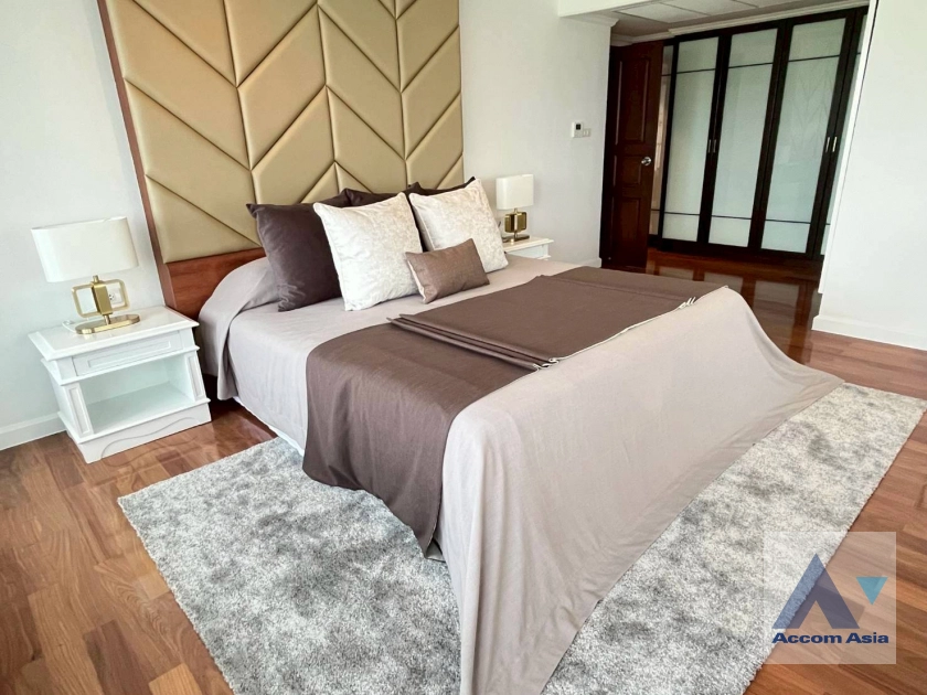 10  2 br Apartment For Rent in Sukhumvit ,Bangkok BTS Asok - MRT Sukhumvit at Warm Family Atmosphere 13002224