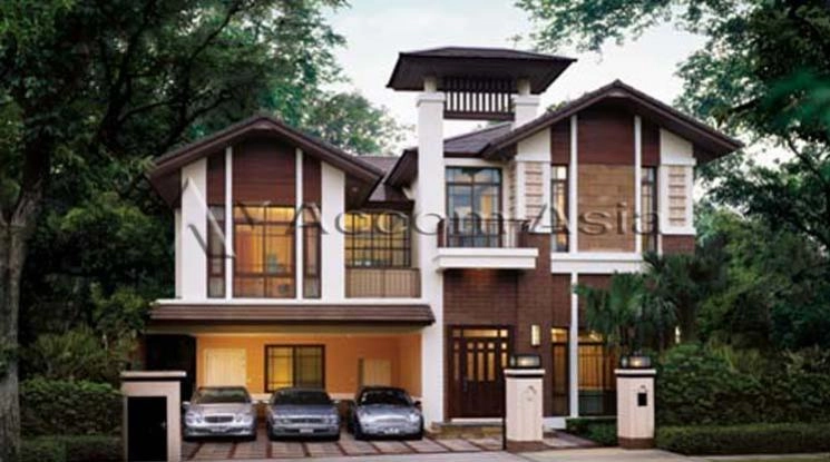  4 Bedrooms  House For Rent in Sukhumvit, Bangkok  near BTS Phra khanong (50146)