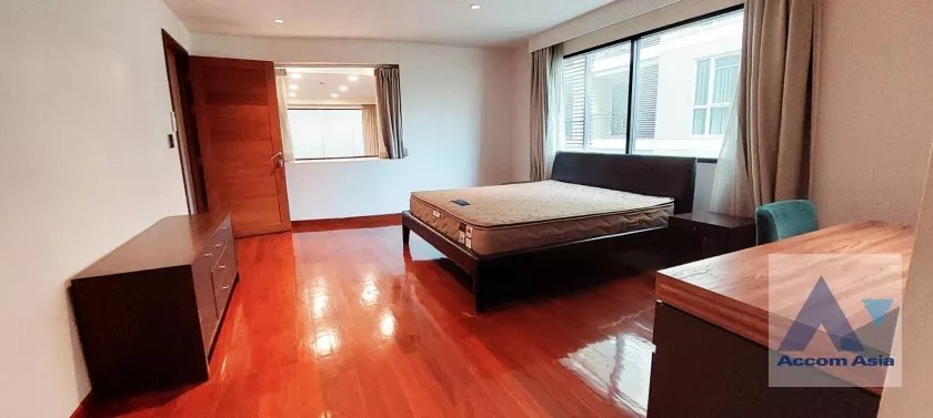 Pet friendly |  4 Bedrooms  Apartment For Rent in Sukhumvit, Bangkok  near BTS Phrom Phong (13002252)