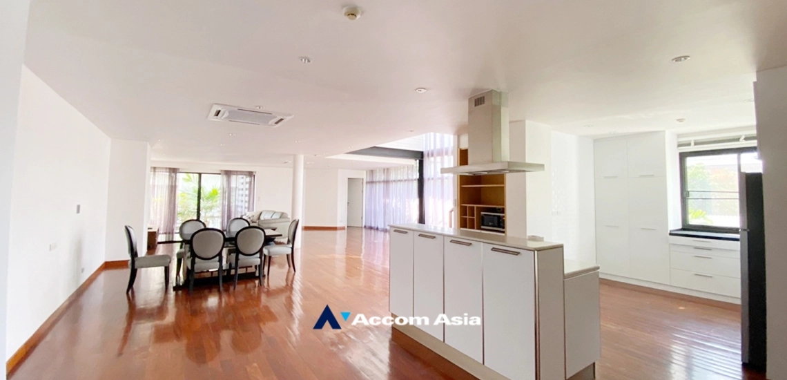 unit 3 Bedrooms  Apartment For Rent in Sukhumvit, Bangkok  near BTS Phrom Phong (13002253)