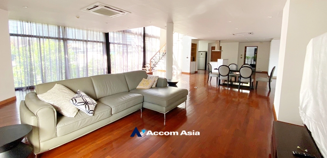  3 Bedrooms  Apartment For Rent in Sukhumvit, Bangkok  near BTS Phrom Phong (13002253)