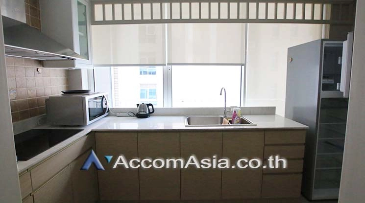  2 Bedrooms  Condominium For Rent in Ploenchit, Bangkok  near BTS Chitlom (20928)