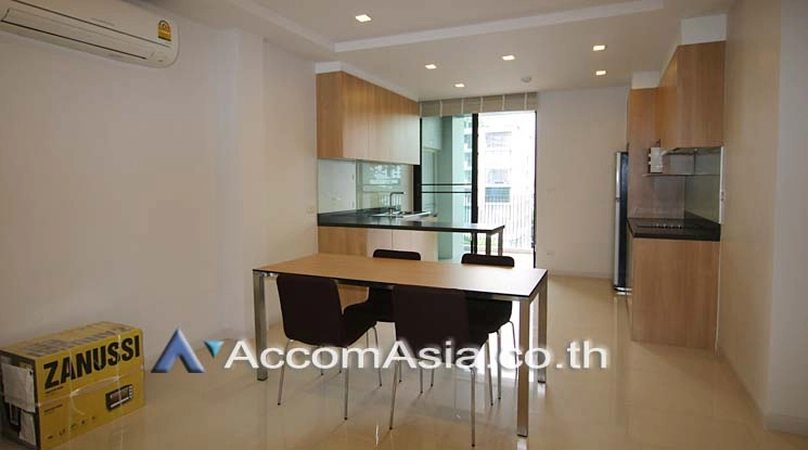 unit 3 Bedrooms  Apartment For Rent in Sukhumvit, Bangkok  near BTS Phrom Phong (13002316)