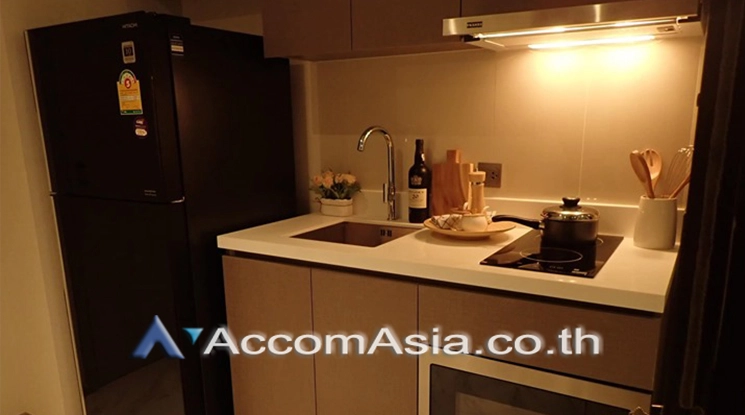unit 1 Bedroom  Condominium For Rent in Sukhumvit, Bangkok  near BTS Ekkamai (13002329)