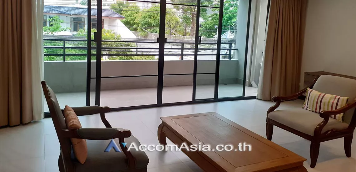 Pet friendly |  3 Bedrooms  Apartment For Rent in Sukhumvit, Bangkok  near BTS Ekkamai (13002332)