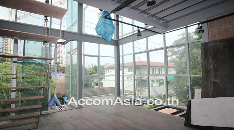  1  4 br House For Rent in Sukhumvit ,Bangkok BTS Phrom Phong 13002336