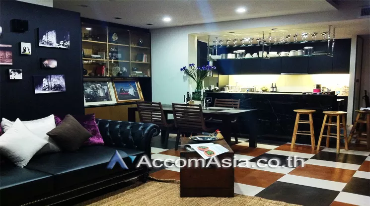  2 Bedrooms  Condominium For Sale in Sathorn, Bangkok  near BTS Chong Nonsi (13002338)