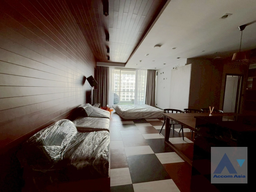 unit 2 Bedrooms  Condominium For Rent & Sale in Sathorn, Bangkok  near BTS Chong Nonsi (13002338)