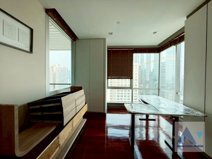 unit 2 Bedrooms  Condominium For Rent & Sale in Sathorn, Bangkok  near BTS Chong Nonsi (13002338)