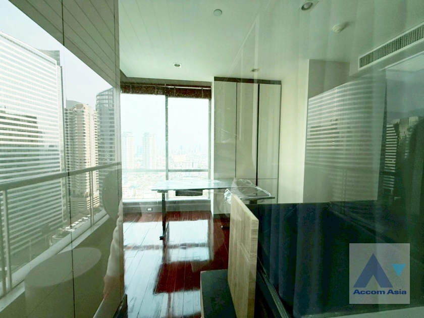 unit 2 Bedrooms  Condominium For Rent & Sale in Sathorn, Bangkok  near BTS Chong Nonsi (13002338)