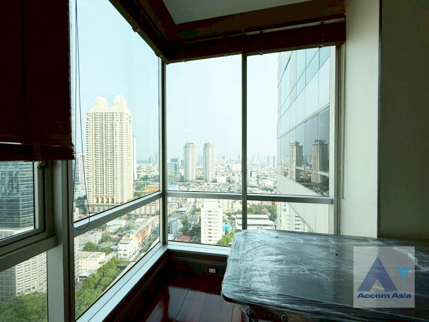 unit 2 Bedrooms  Condominium For Rent & Sale in Sathorn, Bangkok  near BTS Chong Nonsi (13002338)
